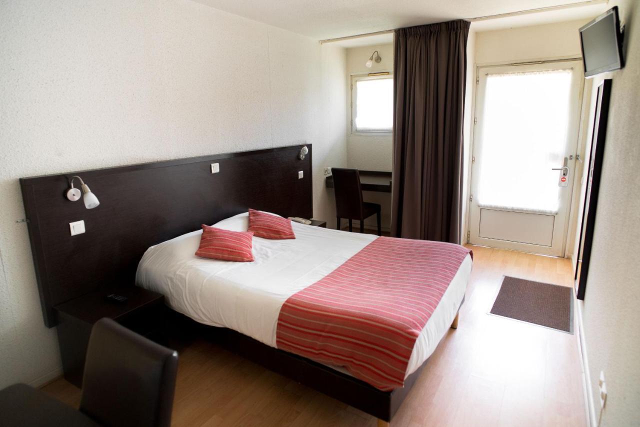 Top Motel Istres Bagian luar foto