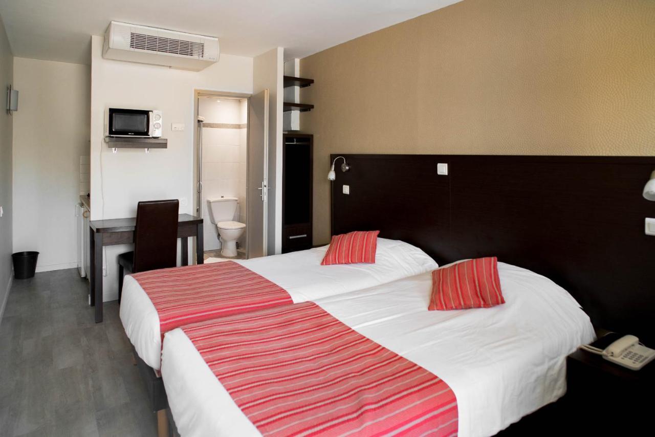 Top Motel Istres Bagian luar foto